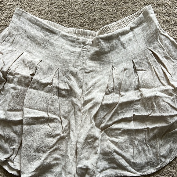 Linen short - Picture 2 of 4